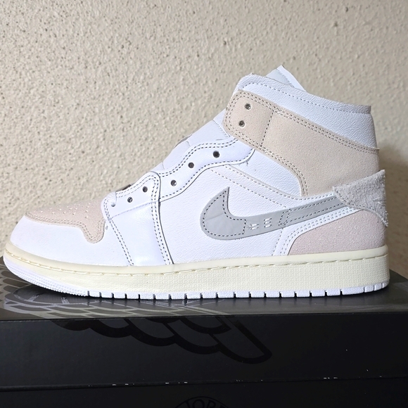 *NWB* Air Jordan 1 MID SE CRAFT - Picture 1 of 5